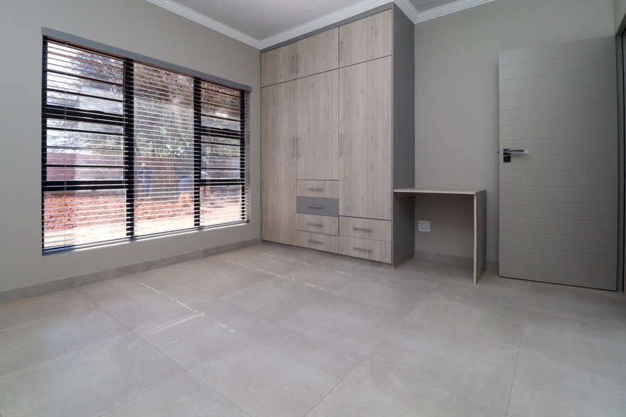 To Let 3 Bedroom Property for Rent in Flamwood North West